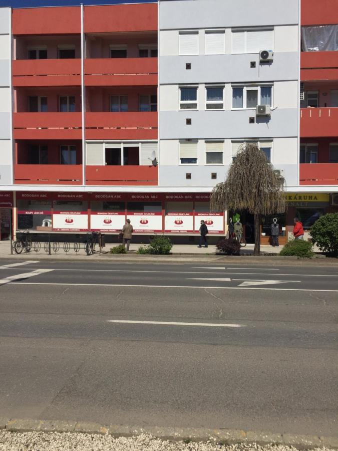Marika Apartman Hajduszoboszlo Exterior photo